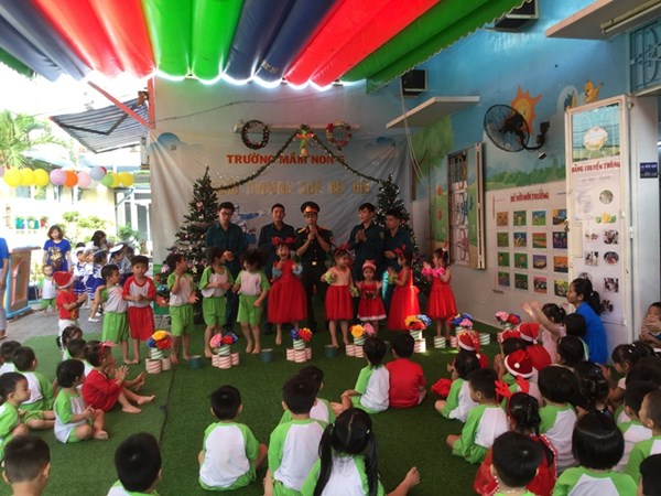 ÔNG NOEL DỄ THƯƠNG
